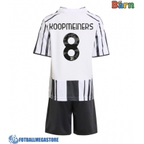 Fotballdrakt Barn Juventus Teun Koopmeiners #8 Hjemmedraktsett 2025-26 Kortermet (+ Korte bukser)